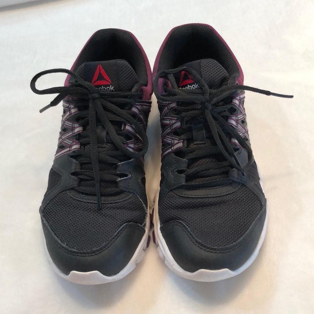 Reebok Sneakers